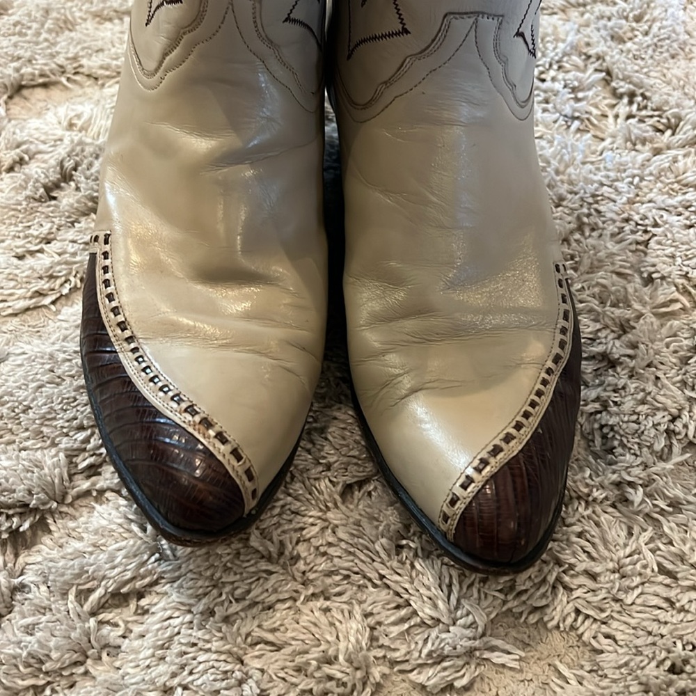 Gently used handmade in Mexico boots, size 290 - Picture 2 of 6